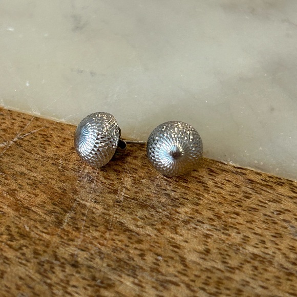 Textured silver orb studs - Picture 1 of 2